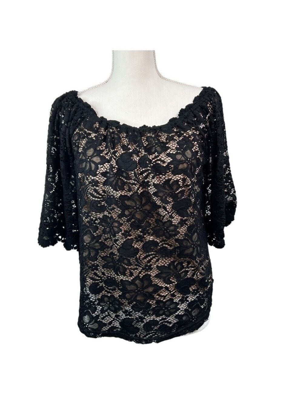 Umgee Black Lace 3/4 Sleeve Romantic Crop Top Size S.    (S142)